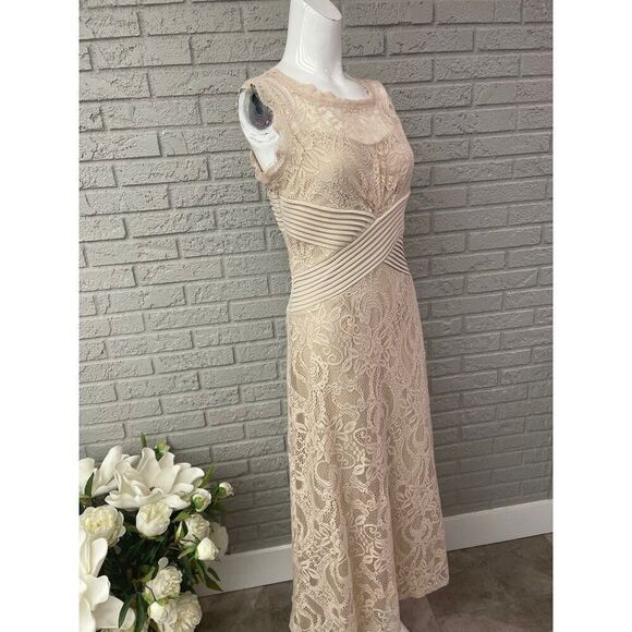 Women Cream Elegant Sleeveless Lace / Pleated Maxi Dress Size S - Picture 5 of 9